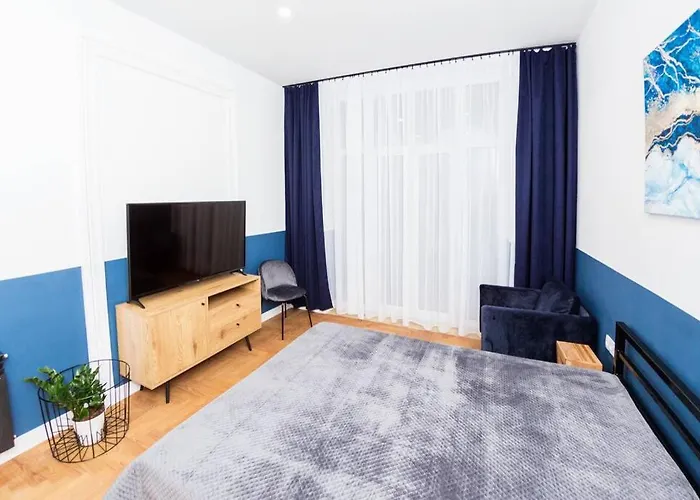 Niebieski Teatralna * Катовице